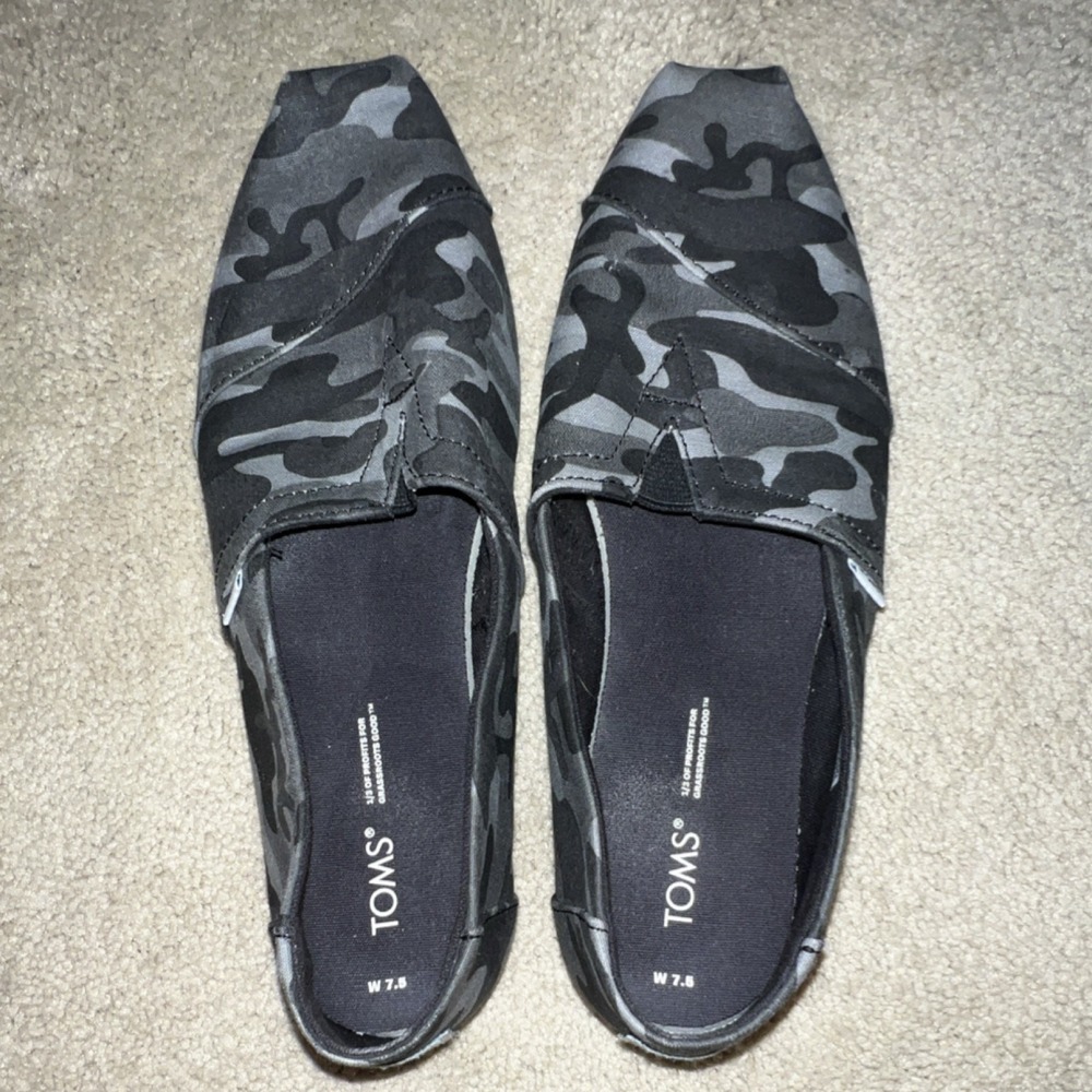 TOMS Women's Camouflage Canvas Flats Gray Black Slip-On US 7.5 EU 38 UK 5.5